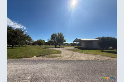 407 Oakland Avenue, Seadrift, TX 77983 - Photo 9