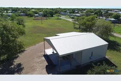 407 Oakland Avenue, Seadrift, TX 77983 - Photo 1