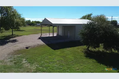 407 Oakland Avenue, Seadrift, TX 77983 - Photo 3