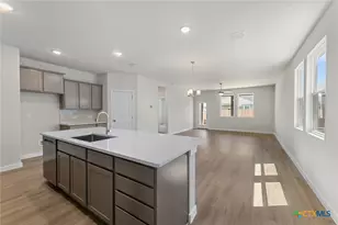 745 Whitman St, New Braunfels, TX 78130 - Photo 3