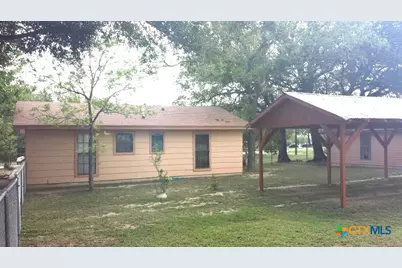 910 E Avenue I, Lampasas, TX 76550 - Photo 3