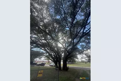 910 E Avenue I, Lampasas, TX 76550 - Photo 29