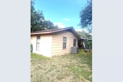 910 E Avenue I, Lampasas, TX 76550 - Photo 25