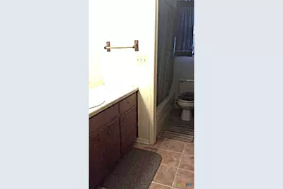 910 E Avenue I, Lampasas, TX 76550 - Photo 17