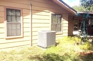 910 E Ave I, Lampasas, TX 76550 - Photo 27