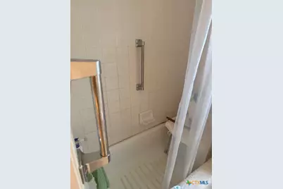 910 E Avenue I, Lampasas, TX 76550 - Photo 23