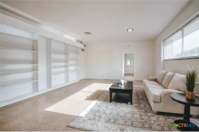 305 N Laurent Street, Victoria, TX 77901 - Photo 5