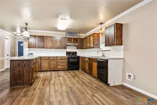 325 Branson Ln, Gatesville, TX 76528 - Photo 11