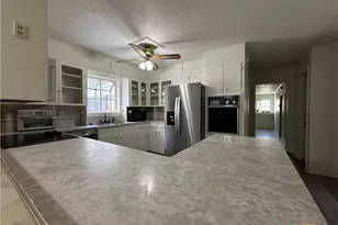 2221 McPherson Dr, Port Lavaca, TX 77979 - Photo 7