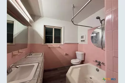 2221 McPherson Drive, Port Lavaca, TX 77979 - Photo 9