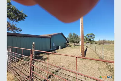 226 Fm 1107, Stockdale, TX 78160 - Photo 33
