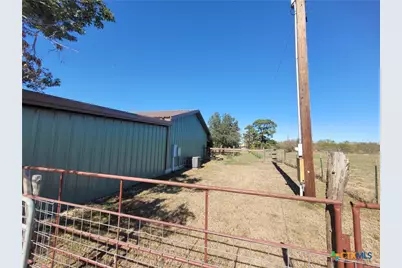 226 Fm 1107, Stockdale, TX 78160 - Photo 27