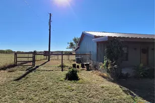 226 Fm 1107, Stockdale, TX 78160 - Photo 5