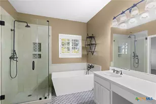 80 Hunters Way, Victoria, TX 77904 - Photo 5