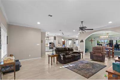 80 Hunters Way, Victoria, TX 77904 - Photo 11