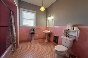 909 Power St, Refugio, TX 78377 - Photo 25