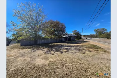 102 E Main Street, Gatesville, TX 76528 - Photo 3