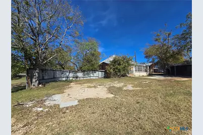 102 E Main Street, Gatesville, TX 76528 - Photo 13