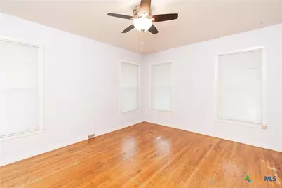 812 N Penelope Street, Belton, TX 76513 - Photo 9