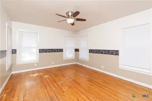 812 N Penelope St, Belton, TX 76513 - Photo 19