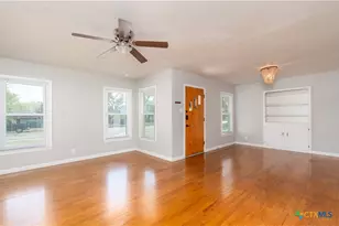 812 N Penelope St, Belton, TX 76513 - Photo 7