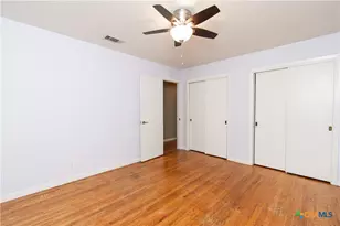 812 N Penelope St, Belton, TX 76513 - Photo 21