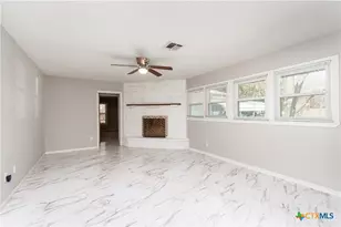 812 N Penelope St, Belton, TX 76513 - Photo 5