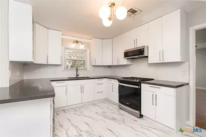 812 N Penelope Street, Belton, TX 76513 - Photo 3