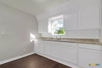 767 Taylor Avenue, Seguin, TX 78155 - Photo 9