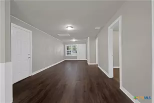 767 Taylor Ave, Seguin, TX 78155 - Photo 21