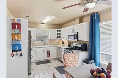 569 Kellys Way, New Braunfels, TX 78130 - Photo 7