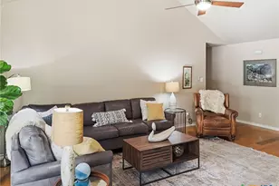 569 Kellys Way, New Braunfels, TX 78130 - Photo 5