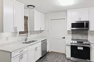 581 Kellys Way, New Braunfels, TX 78130 - Photo 3