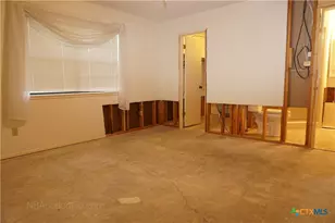 3290 River Oaks Dr, New Braunfels, TX 78132 - Photo 11