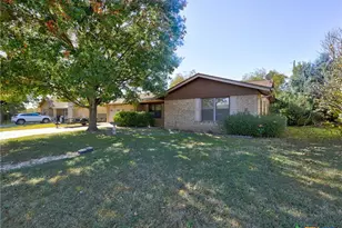 103 Lackey, Florence, TX 76527 - Photo 3