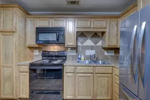 103 Lackey, Florence, TX 76527 - Photo 33