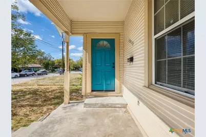 1013 Sacramento, San Antonio, TX 78201 - Photo 3