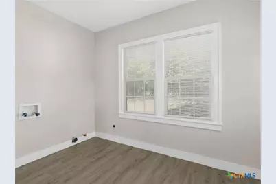 1013 Sacramento, San Antonio, TX 78201 - Photo 13