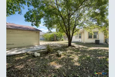 1013 Sacramento, San Antonio, TX 78201 - Photo 23