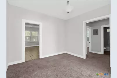 1013 Sacramento, San Antonio, TX 78201 - Photo 9