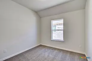 943 Creek Bed Dr, New Braunfels, TX 78130 - Photo 17