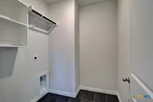 943 Creek Bed Dr, New Braunfels, TX 78130 - Photo 19