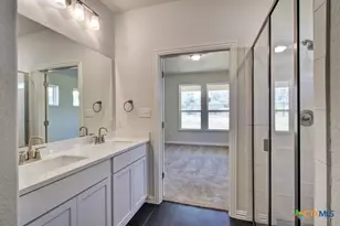 943 Creek Bed Dr, New Braunfels, TX 78130 - Photo 13