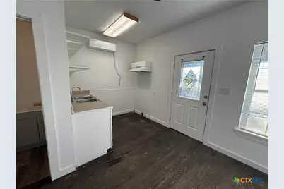 1017 W Nueces Street, Victoria, TX 77901 - Photo 17