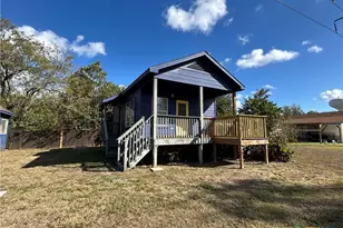 1017 W Nueces St, Victoria, TX 77901 - Photo 7