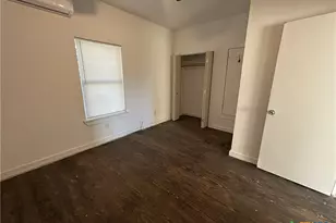 1017 W Nueces St, Victoria, TX 77901 - Photo 15