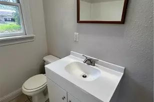 236 Hilltop Dr, Victoria, TX 77905 - Photo 15