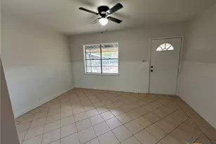 236 Hilltop Dr, Victoria, TX 77905 - Photo 11