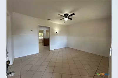 236 Hilltop Drive, Victoria, TX 77905 - Photo 5