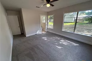 236 Hilltop Dr, Victoria, TX 77905 - Photo 23